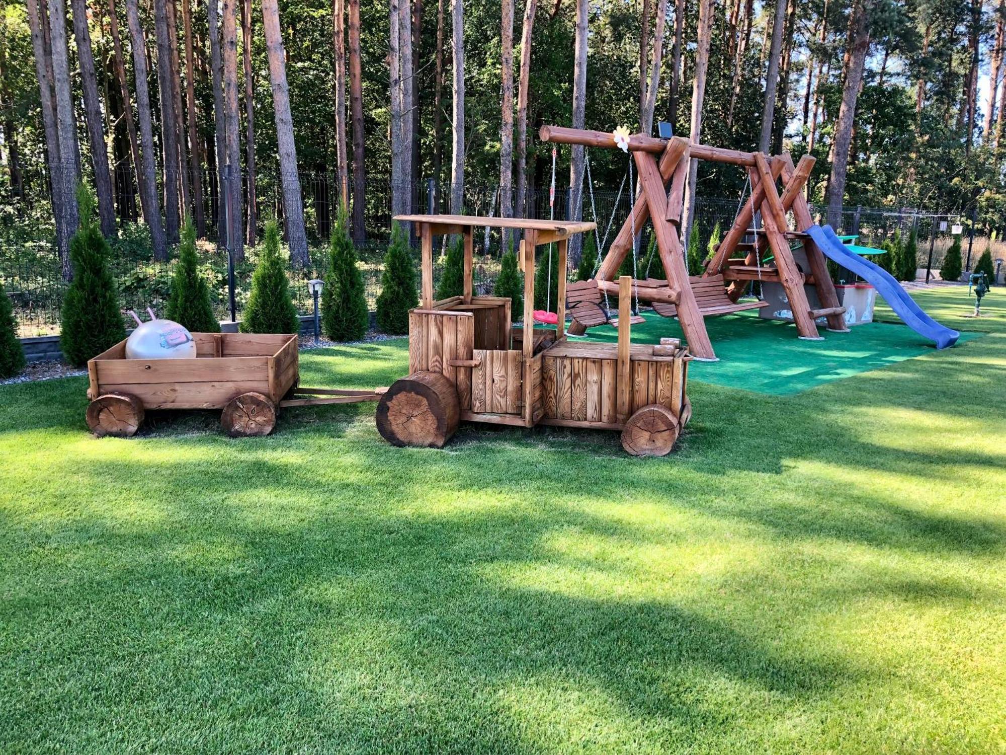 Dom Wakacyjny Zloto Polnocy Na Wylacznosc, Parking, Plac Zabaw, Tarasy Karwieńskie Błoto Esterno foto